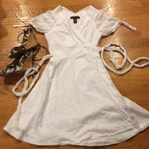 Laundry by Shelli Segal White Wrap Dress w/Lace